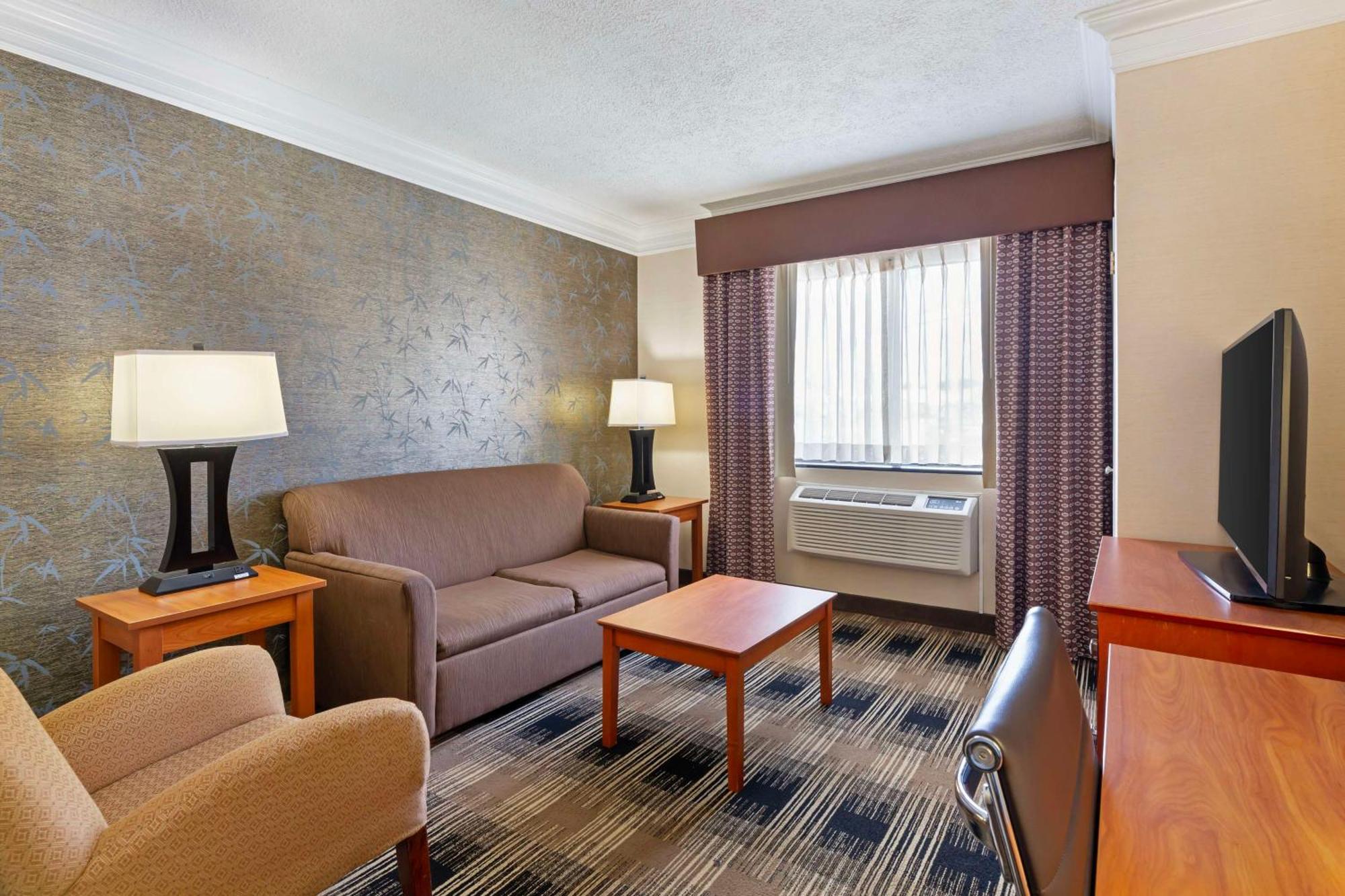 Best Western Inn At The Rochester Airport Esterno foto
