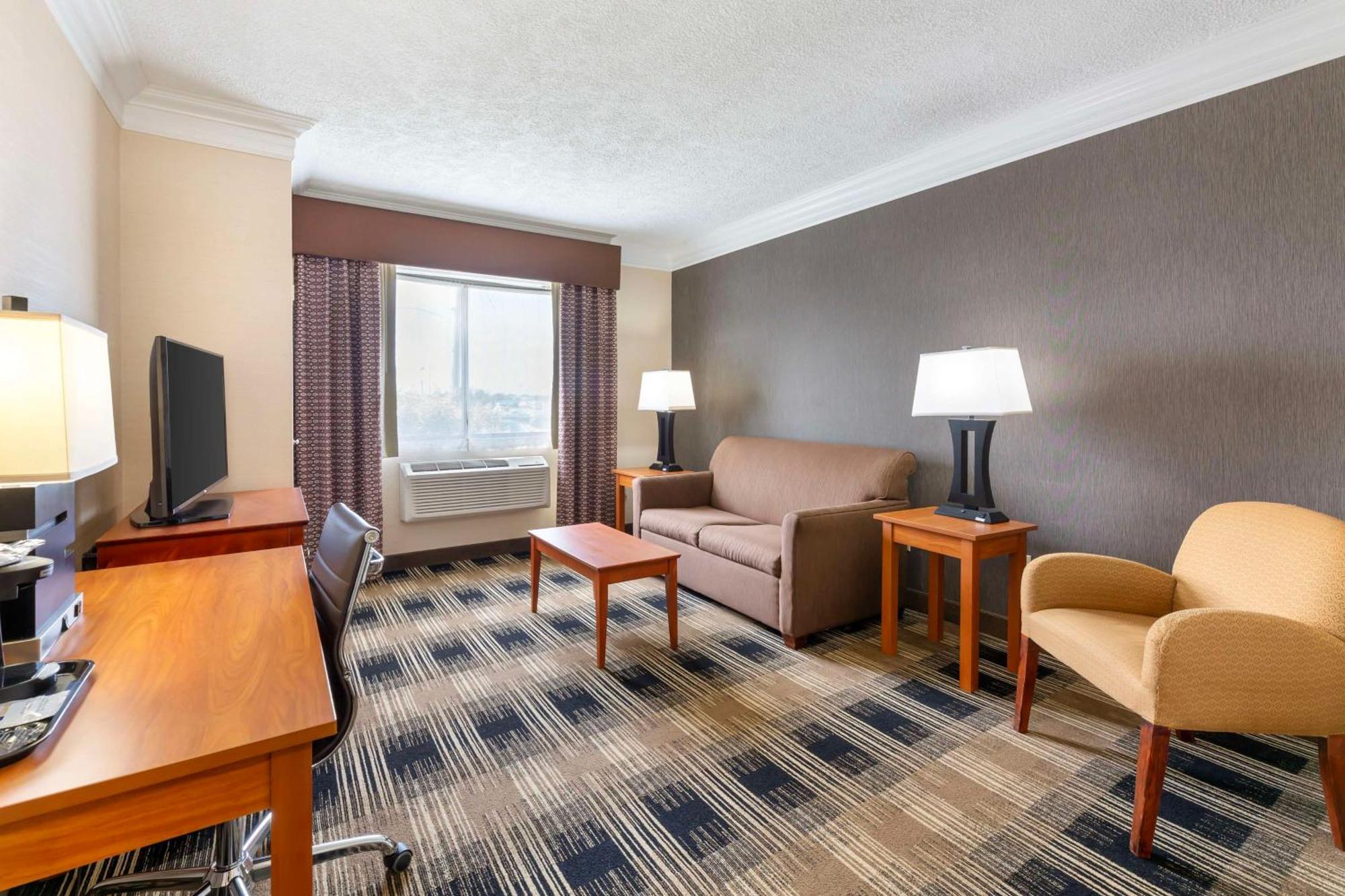 Best Western Inn At The Rochester Airport Esterno foto