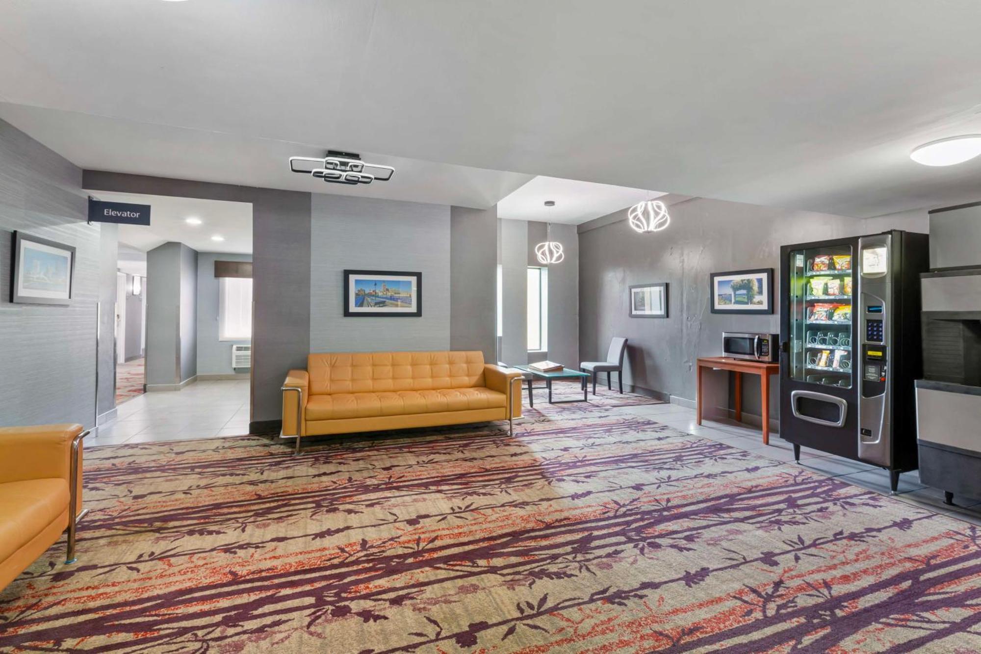 Best Western Inn At The Rochester Airport Esterno foto