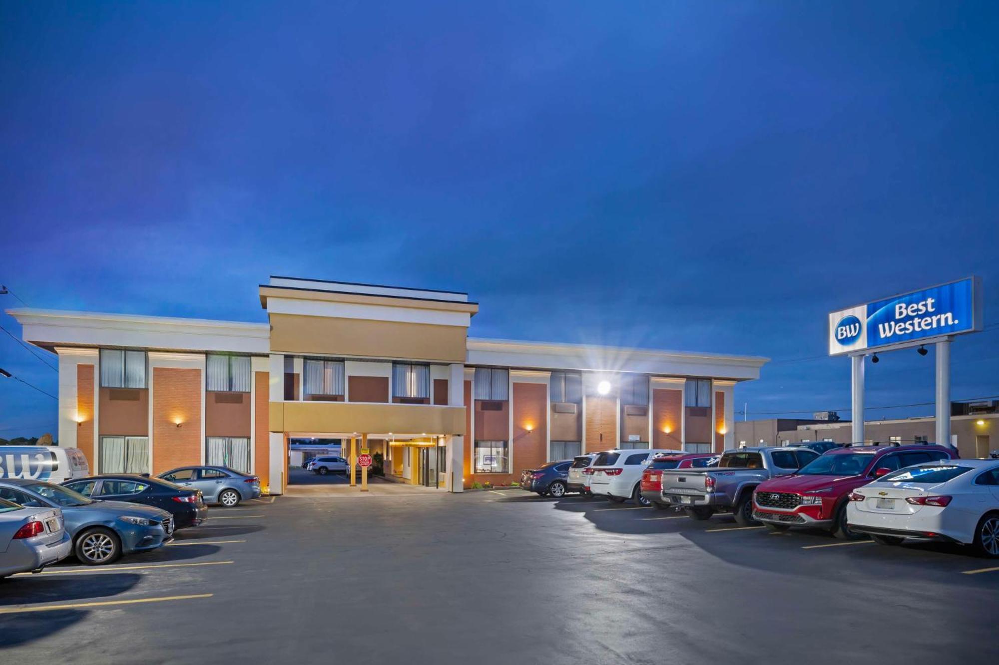 Best Western Inn At The Rochester Airport Esterno foto
