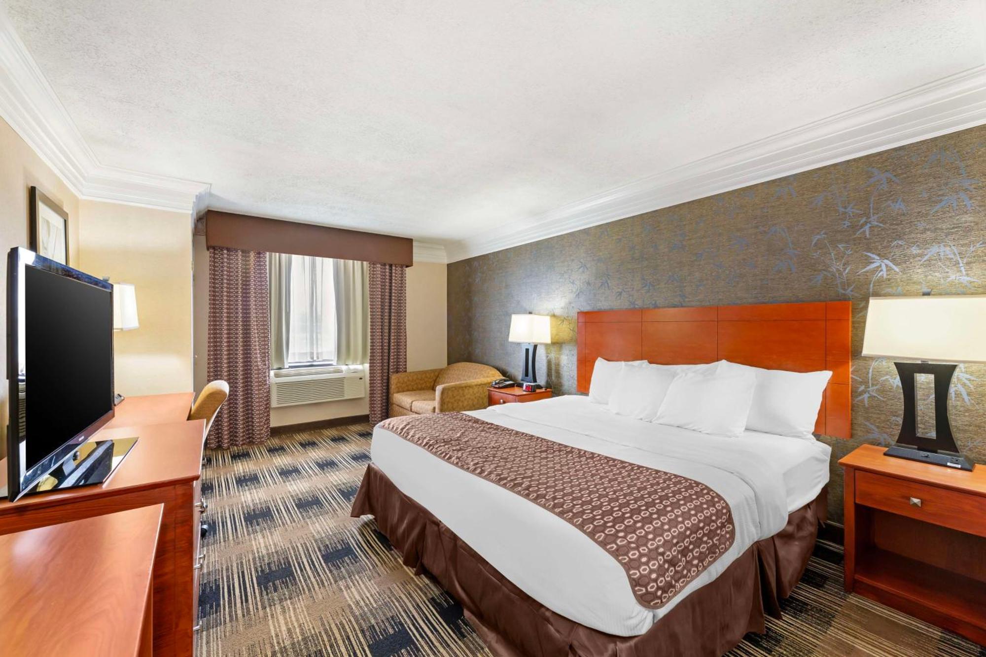 Best Western Inn At The Rochester Airport Esterno foto